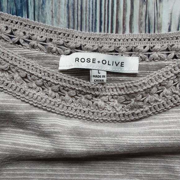 Rose & Olive Sleeveless Top - Picture 2 of 8